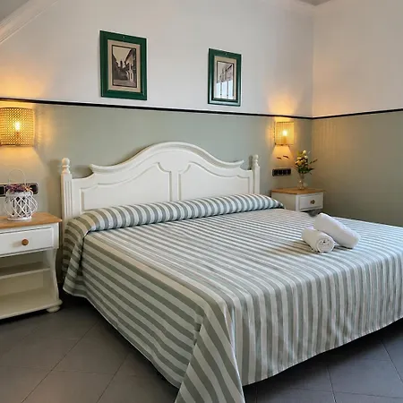 Hotel Mitra Crisalida Cabra