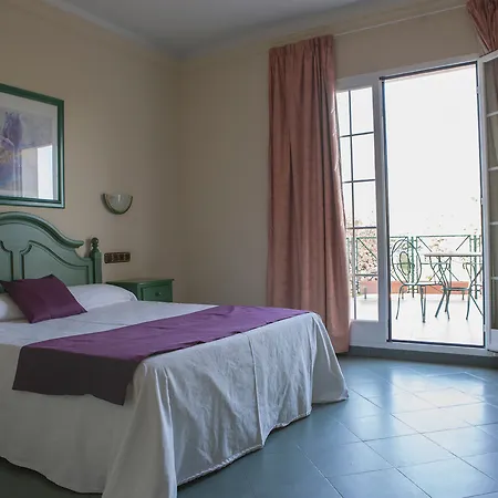 Mitra Crisalida Hotel 2*