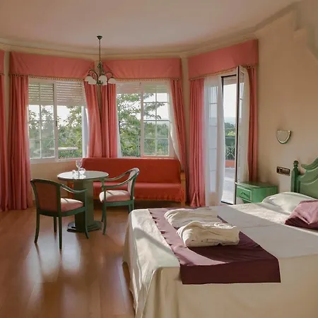 Hotel Mitra Crisalida Cabra